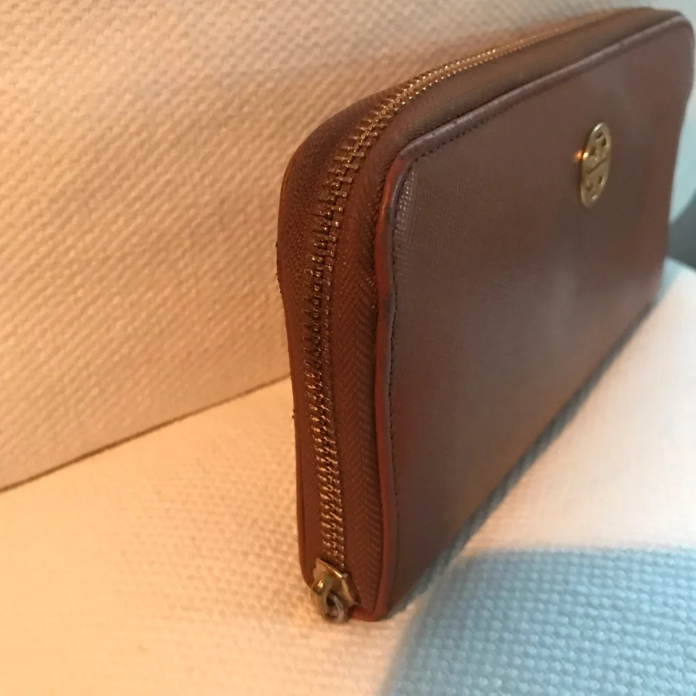 Tory Burch Wallet - Picture 5 of 7
